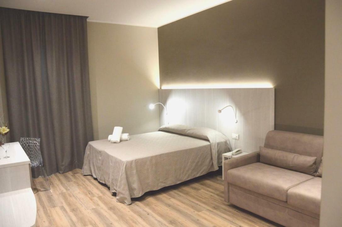 Hotel Regent San Benedetto del Tronto Exterior foto